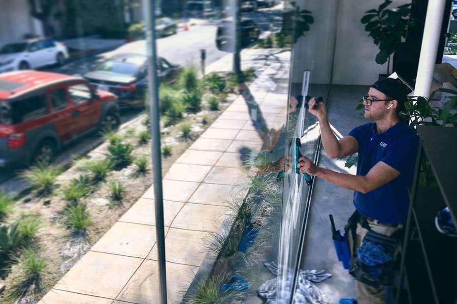 commercial window washing